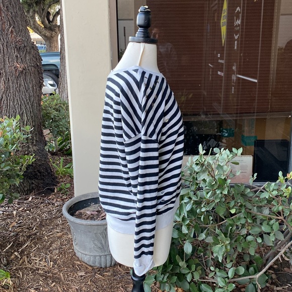 Splendid - woman’s, long sleeve, distressed top in size M in Black/White striped - Picture 4 of 6